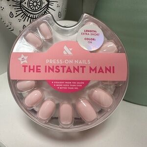 Olive and June press on nails